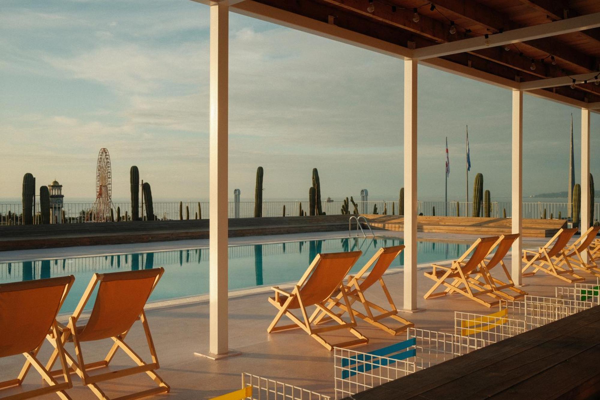 Rooms Hotel Batumi Exterior foto